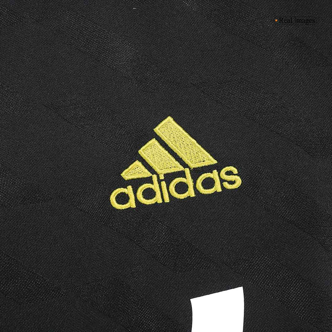 Men Real Madrid Classic Football Jersey Short Sleeve Away 2011 - Best Soccer Jersey - 40 Men Real Madrid Classic Football Jersey Short Sleeve Away 2011 - Best Soccer Jersey - 39